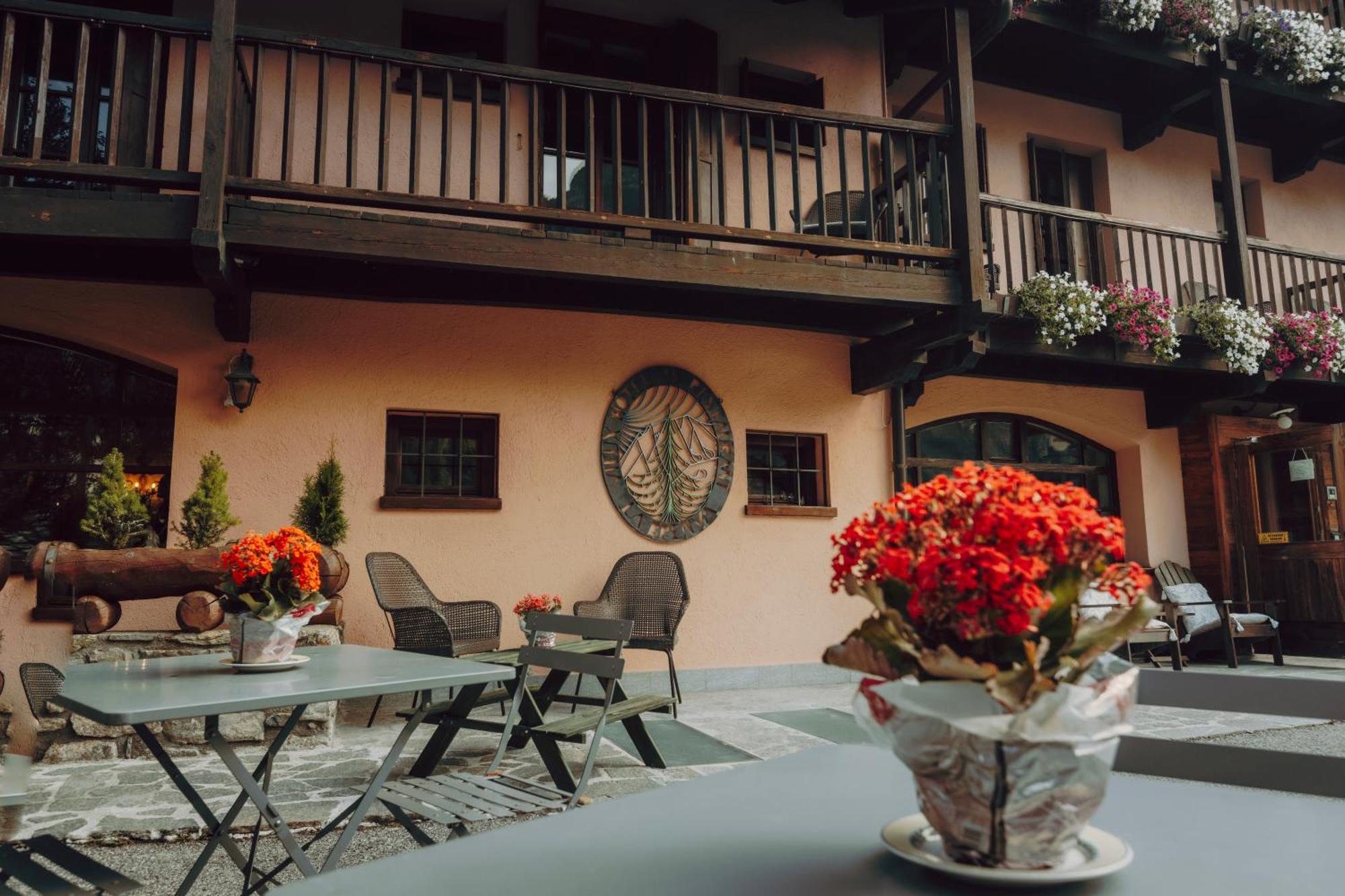 Locanda La Brenva - Estella Hotel Collection & Experience Courmayeur Bagian luar foto
